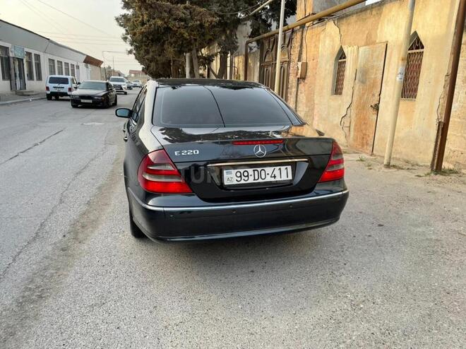 Mercedes E 220 2004, 250,000 km - 2.2 l - Bakı