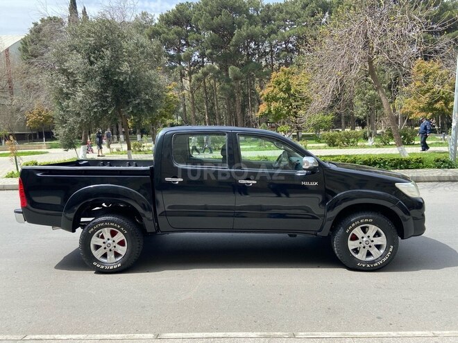 Toyota Hilux 2011, 185,660 km - 2.5 l - Bakı