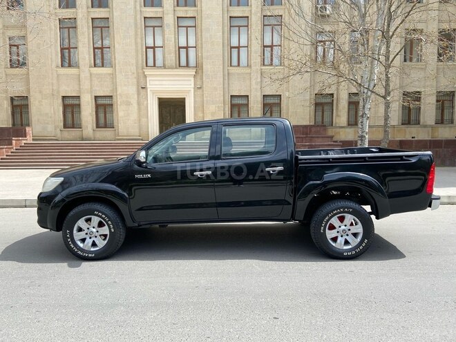 Toyota Hilux 2011, 185,660 km - 2.5 l - Bakı