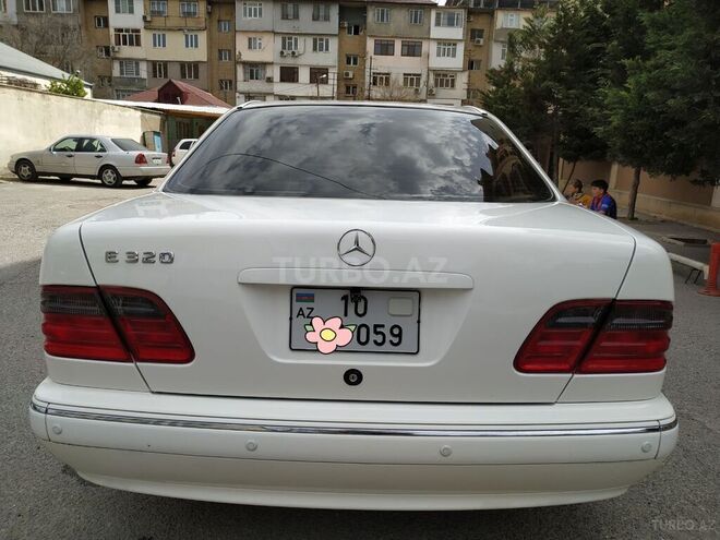 Mercedes E 320 2001, 196,943 km - 3.2 л - Bakı