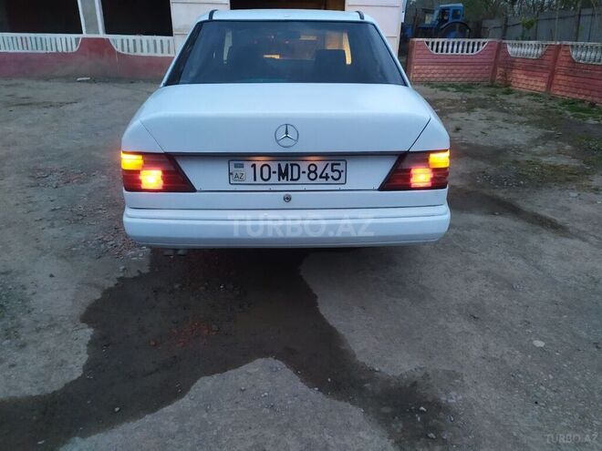 Mercedes E 250 1987, 505,508 km - 2.5 l - Masallı