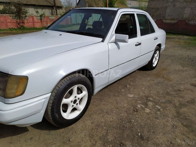 Mercedes E 250 1987, 505,508 km - 2.5 l - Masallı