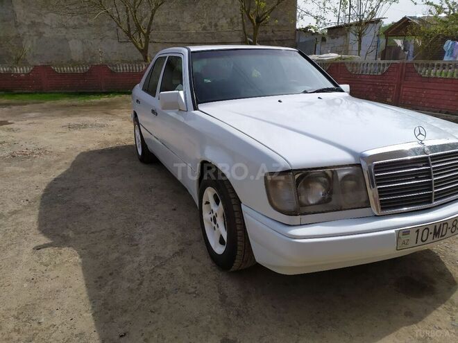 Mercedes E 250 1987, 505,508 km - 2.5 l - Masallı