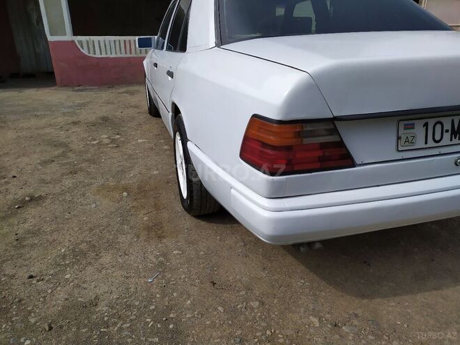 Mercedes E 250 1987, 505,508 km - 2.5 l - Masallı