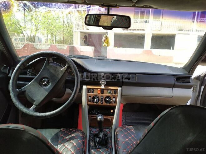 Mercedes E 250 1987, 505,508 km - 2.5 l - Masallı