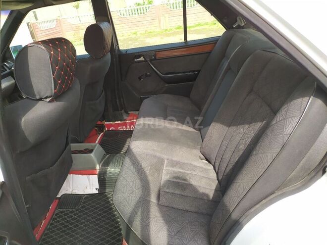 Mercedes E 250 1987, 505,508 km - 2.5 l - Masallı