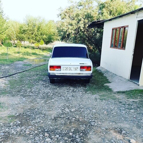 LADA (VAZ) 2107 2004, 98,000 km - 1.6 l - Samux