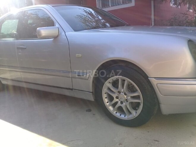 Mercedes E 250 1996, 380,000 km - 2.5 l - Bakı