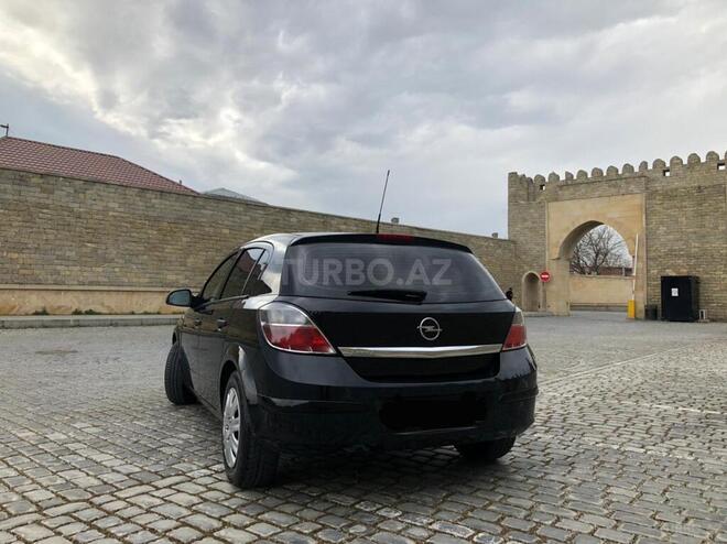 Opel Astra 2009, 175,000 km - 1.4 л - Bakı