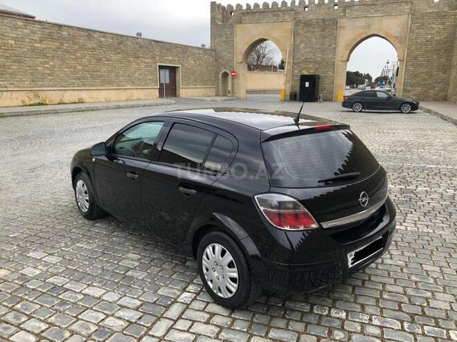 Opel Astra 2009, 175,000 km - 1.4 л - Bakı