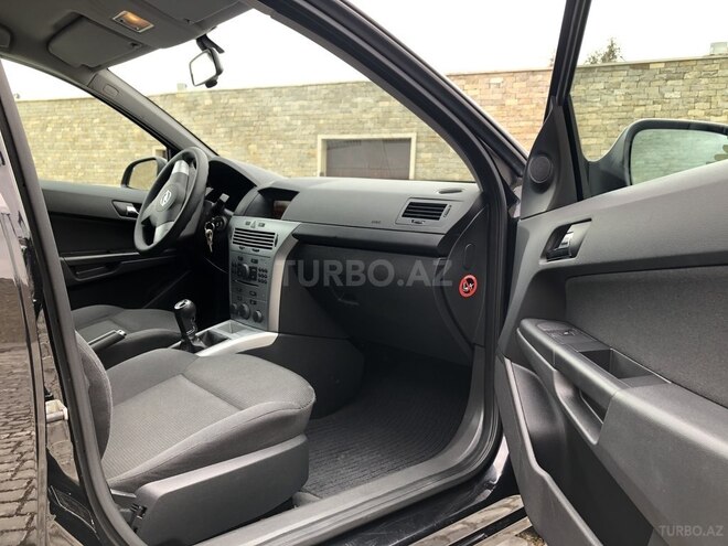 Opel Astra 2009, 175,000 km - 1.4 л - Bakı