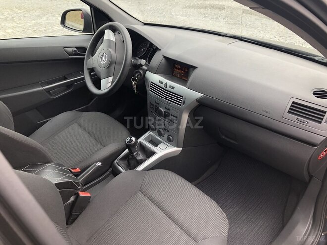 Opel Astra 2009, 175,000 km - 1.4 л - Bakı