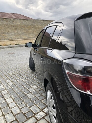 Opel Astra 2009, 175,000 km - 1.4 л - Bakı