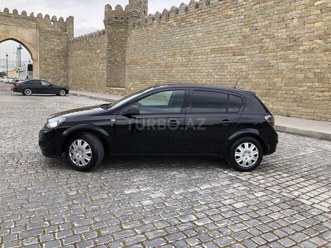 Opel Astra 2009, 175,000 km - 1.4 л - Bakı