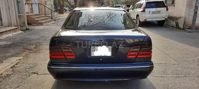 Mercedes E 320 2001, 267,000 km - 3.2 л - Bakı