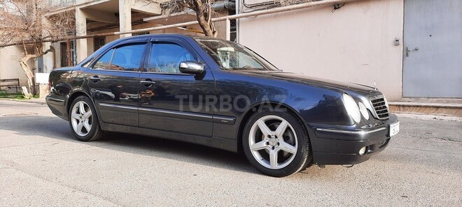 Mercedes E 320 2001, 267,000 km - 3.2 л - Bakı