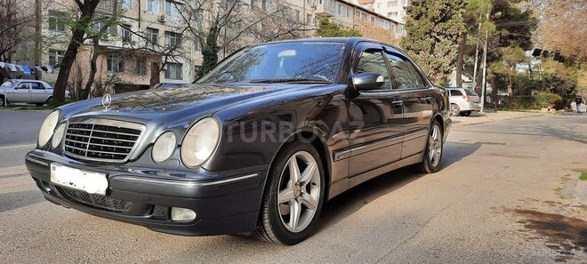 Mercedes E 320 2001, 267,000 km - 3.2 л - Bakı