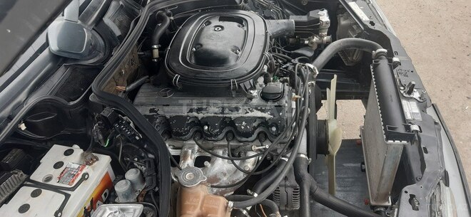 Mercedes E 200 1990, 200,000 km - 2.0 l - Sabirabad