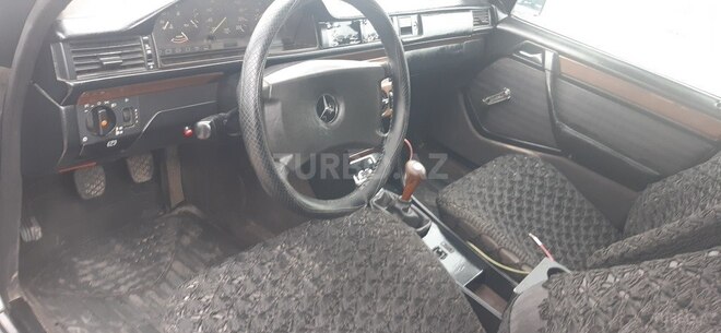 Mercedes E 200 1990, 200,000 km - 2.0 l - Sabirabad