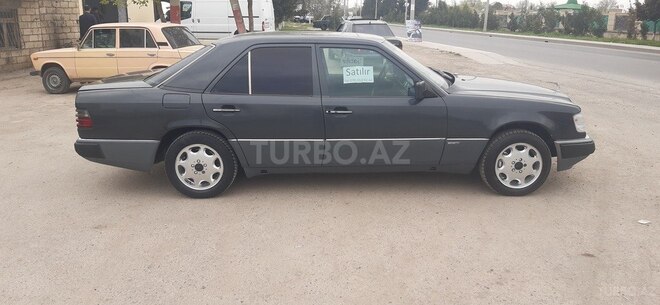 Mercedes E 200 1990, 200,000 km - 2.0 l - Sabirabad