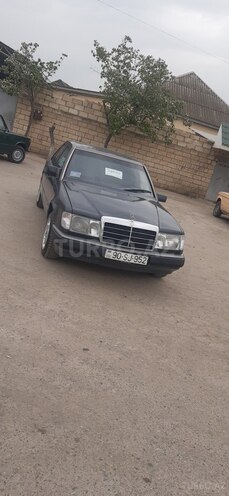 Mercedes E 200 1990, 200,000 km - 2.0 l - Sabirabad