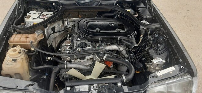 Mercedes E 200 1990, 200,000 km - 2.0 l - Sabirabad