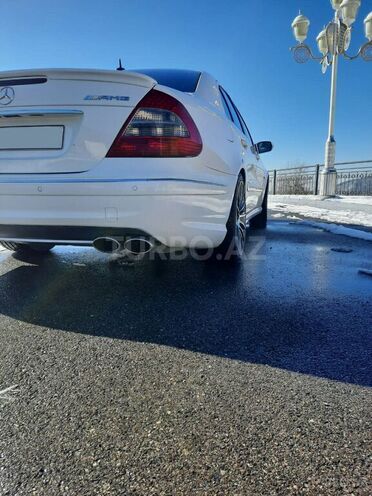 Mercedes E 240 2005, 165,000 km - 2.6 l - Qəbələ