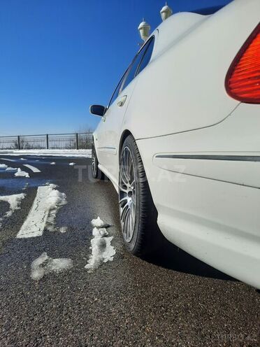 Mercedes E 240 2005, 165,000 km - 2.6 l - Qəbələ