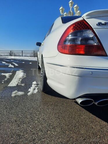 Mercedes E 240 2005, 165,000 km - 2.6 l - Qəbələ
