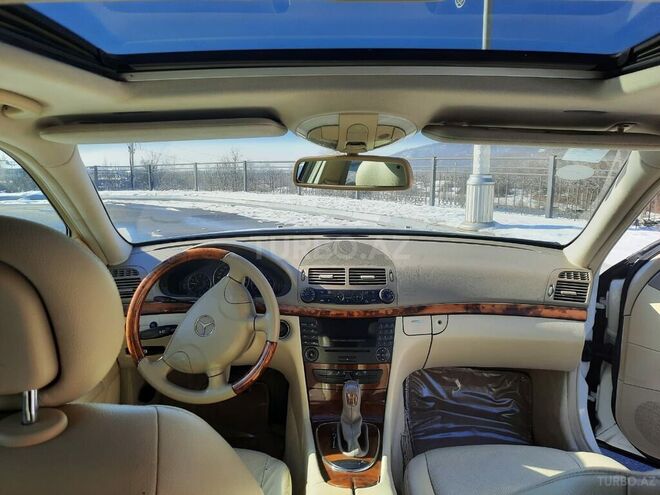 Mercedes E 240 2005, 165,000 km - 2.6 l - Qəbələ