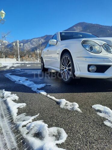 Mercedes E 240 2005, 165,000 km - 2.6 l - Qəbələ