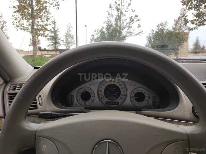 Mercedes E 240 2004, 255,059 km - 2.6 l - Salyan