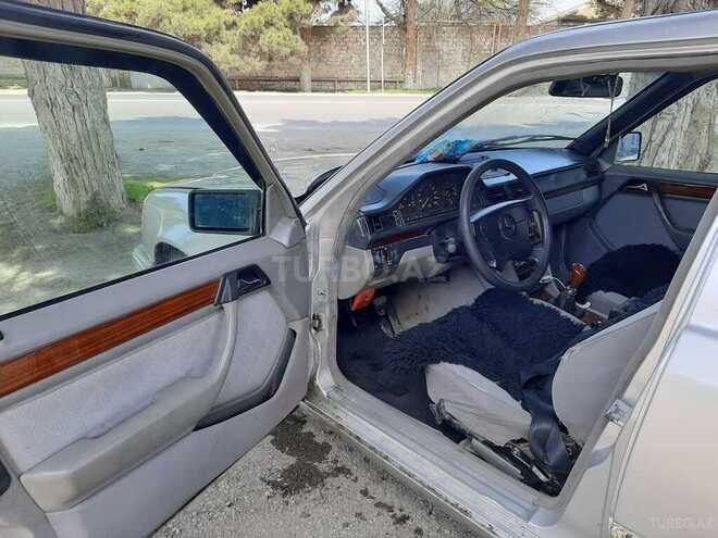 Mercedes E 220 1990, 346,700 km - 2.2 l - Bakı