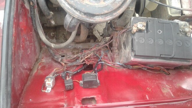 LADA (VAZ) 21011 1983, 300,000 km - 1.5 l - Salyan