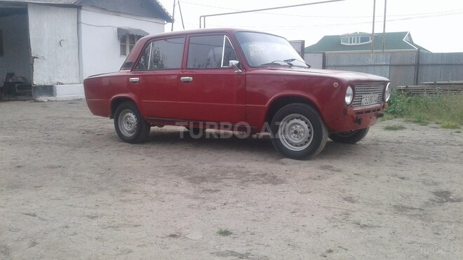 LADA (VAZ) 21011 1983, 300,000 km - 1.5 l - Salyan