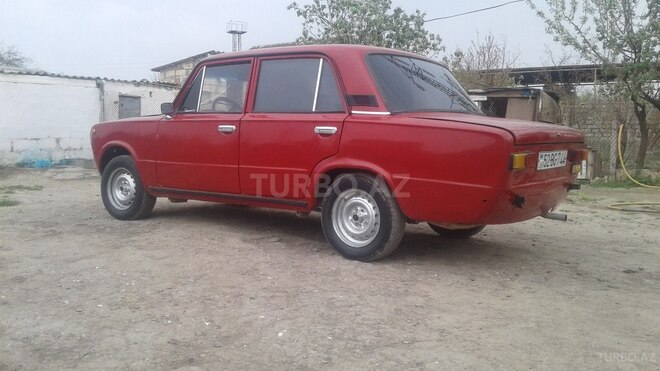LADA (VAZ) 21011 1983, 300,000 km - 1.5 l - Salyan