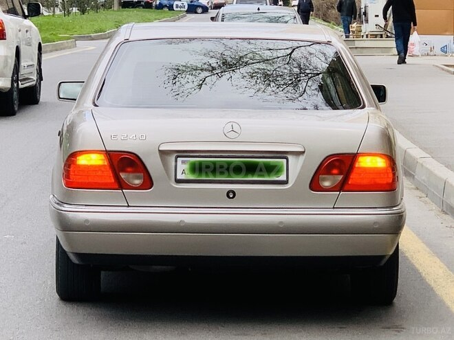 Mercedes E 240 1998, 264,300 km - 2.4 л - Bakı