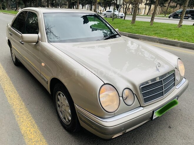 Mercedes E 240 1998, 264,300 km - 2.4 л - Bakı