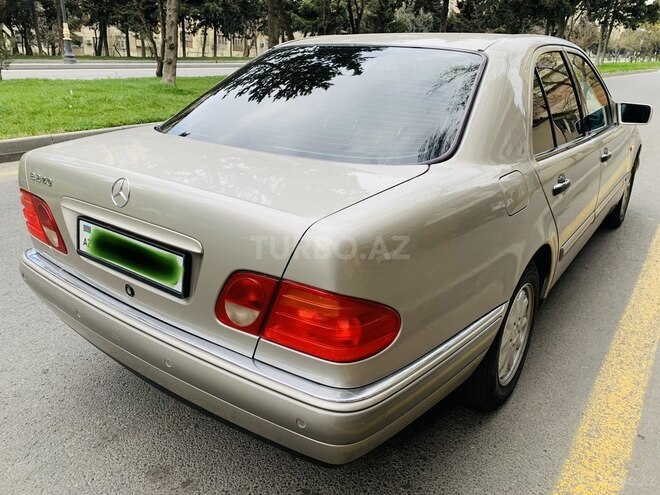 Mercedes E 240 1998, 264,300 km - 2.4 л - Bakı