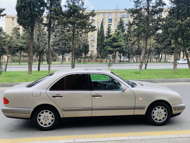 Mercedes E 240 1998, 264,300 km - 2.4 л - Bakı