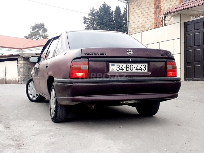 Opel Vectra 1994, 295,000 km - 1.8 l - Qax