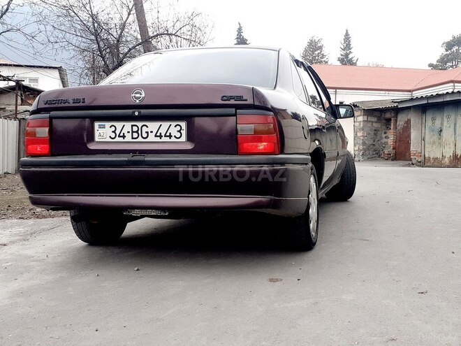 Opel Vectra 1994, 295,000 km - 1.8 l - Qax