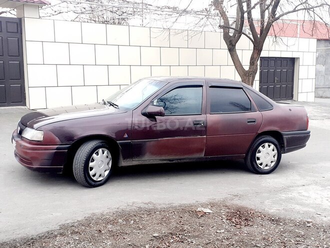 Opel Vectra 1994, 295,000 km - 1.8 l - Qax
