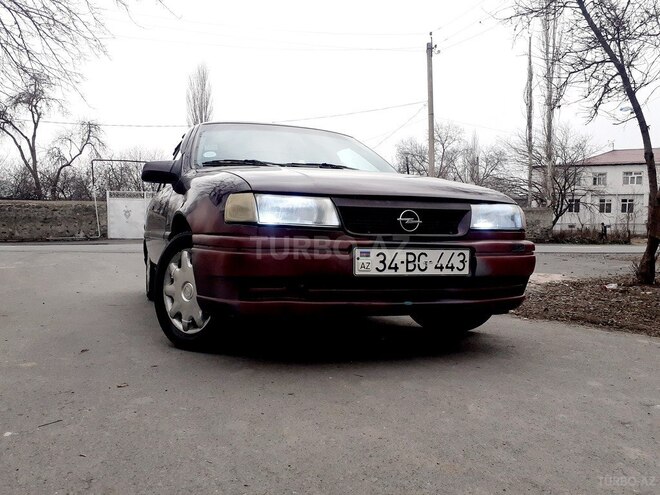 Opel Vectra 1994, 295,000 km - 1.8 l - Qax