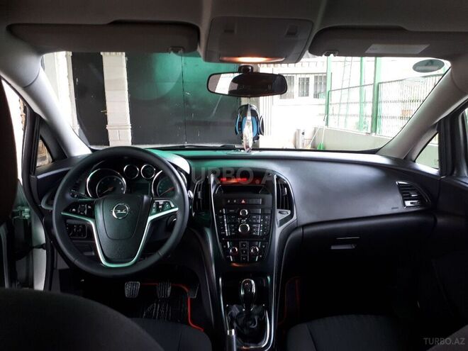 Opel Astra 2011, 155,000 km - 1.3 л - Bərdə