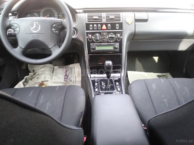 Mercedes E 220 2000, 328,000 km - 2.2 l - Bakı