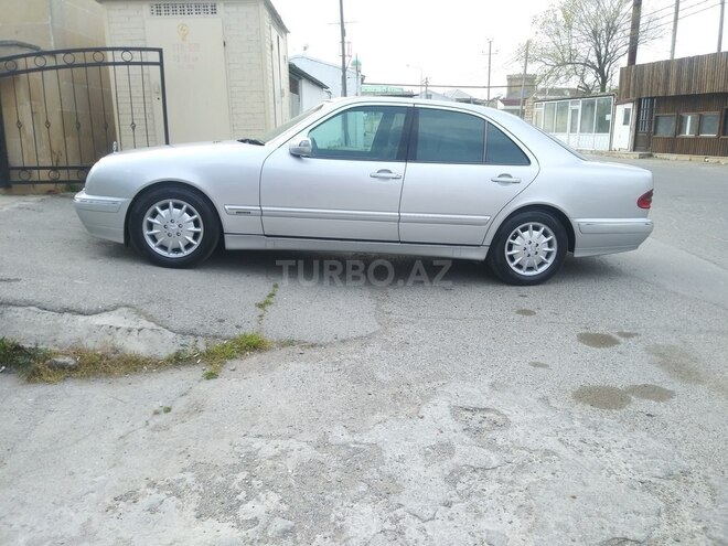 Mercedes E 220 2000, 328,000 km - 2.2 l - Bakı