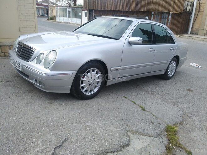 Mercedes E 220 2000, 328,000 km - 2.2 l - Bakı