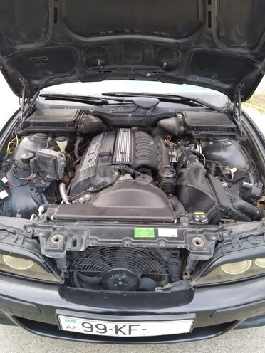 BMW 528 1997, 307,000 km - 2.8 l - Naftalan