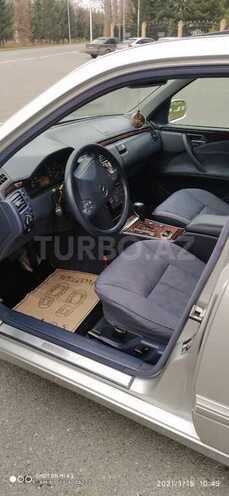 Mercedes E 240 2000, 274,500 km - 2.4 l - Mingəçevir